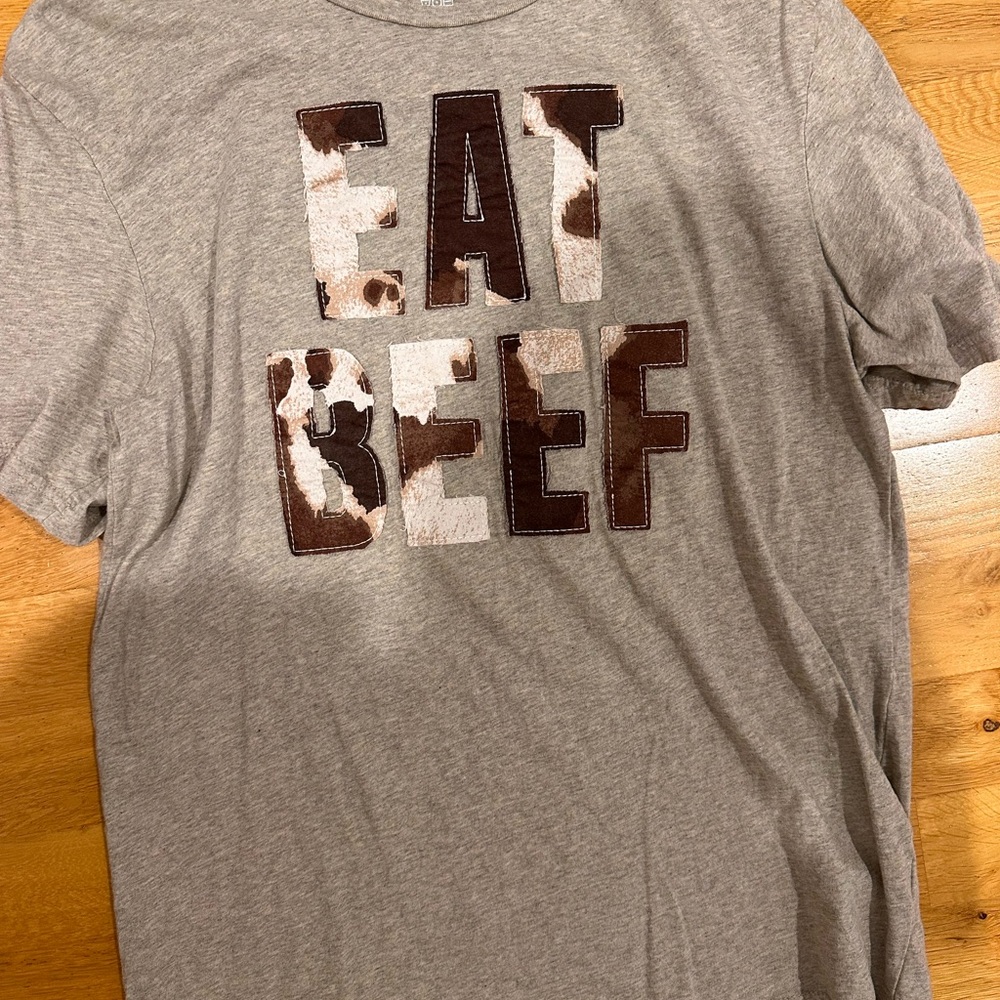 Gray T-Shirt with 'Eat Beef' Design